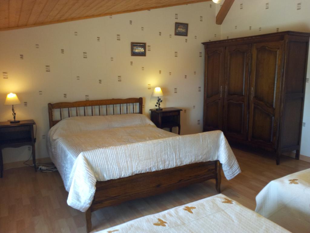 La Croix De Bois Bed & Breakfast Jayat Oda fotoğraf