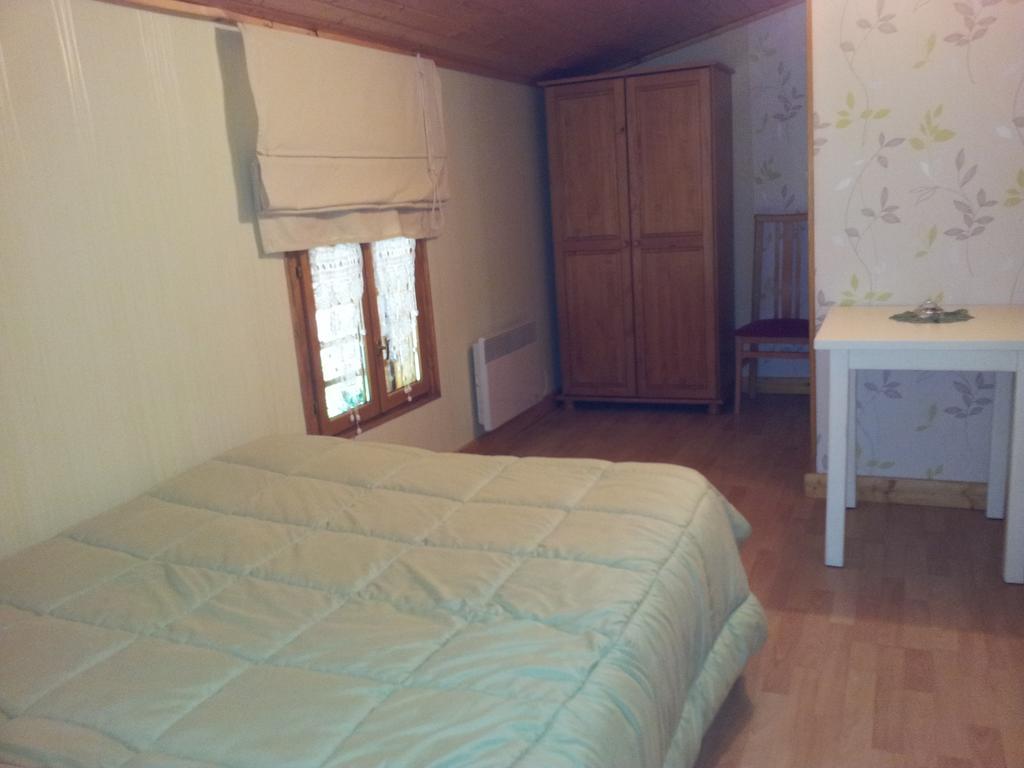 La Croix De Bois Bed & Breakfast Jayat Oda fotoğraf