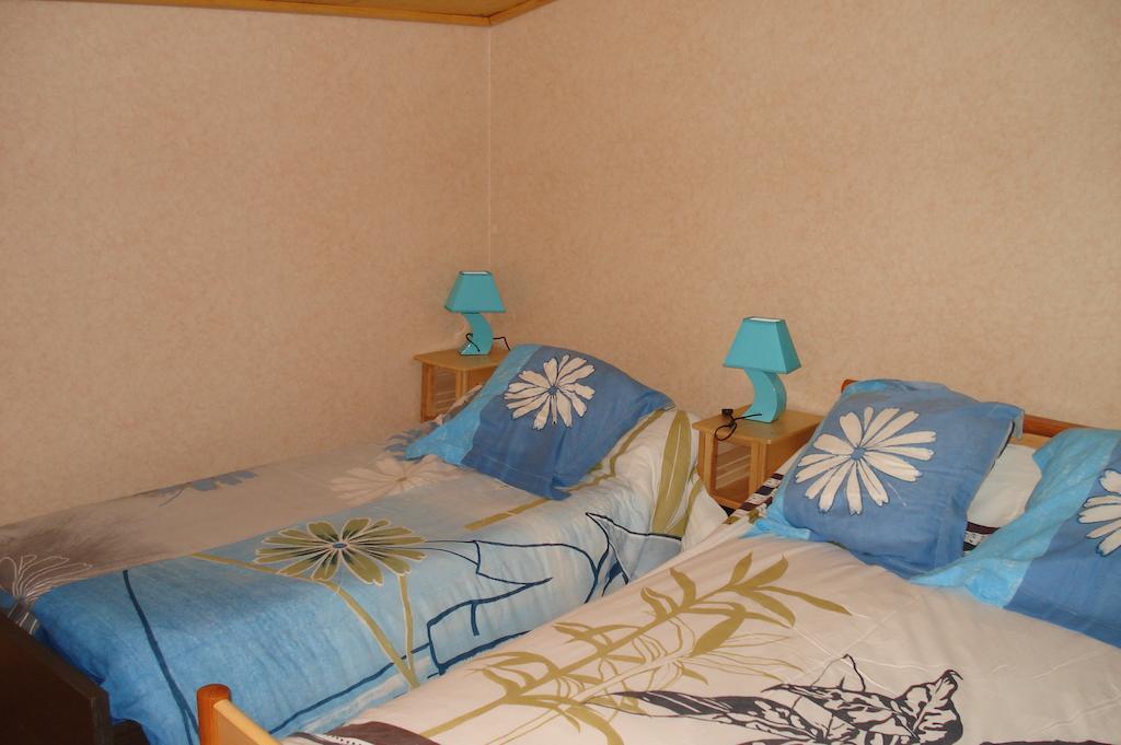La Croix De Bois Bed & Breakfast Jayat Oda fotoğraf