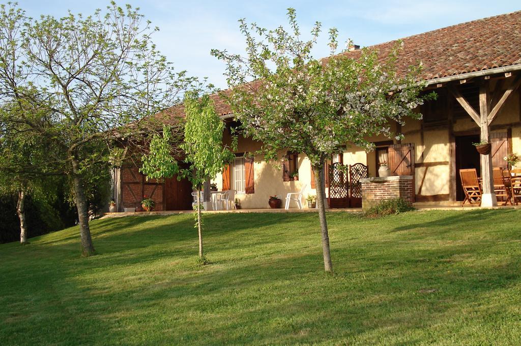 La Croix De Bois Bed & Breakfast Jayat Dış mekan fotoğraf