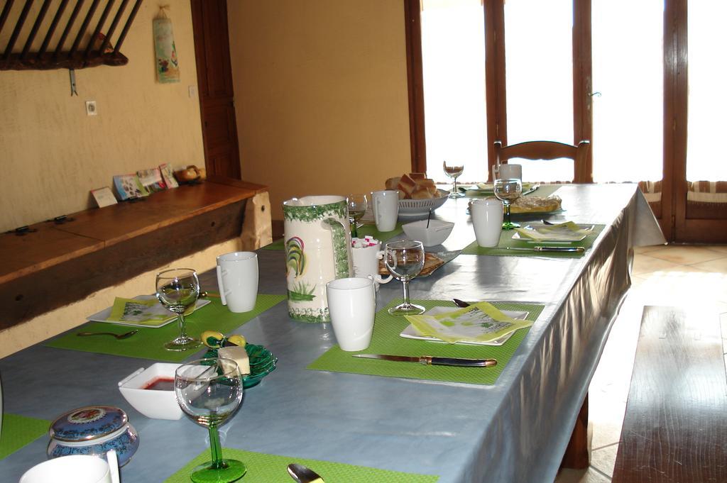 La Croix De Bois Bed & Breakfast Jayat Dış mekan fotoğraf